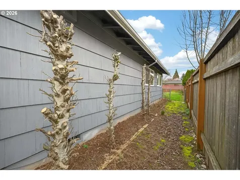 2304 SE 101st Avenue Portland OR 97216