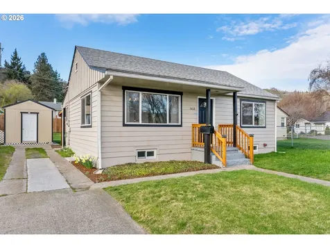 1612 W 10th Street The Dalles OR 97058
