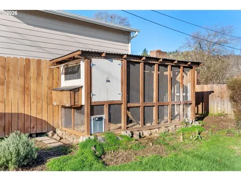 1612 W 10th Street The Dalles OR 97058