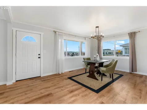 1612 W 10th Street The Dalles OR 97058