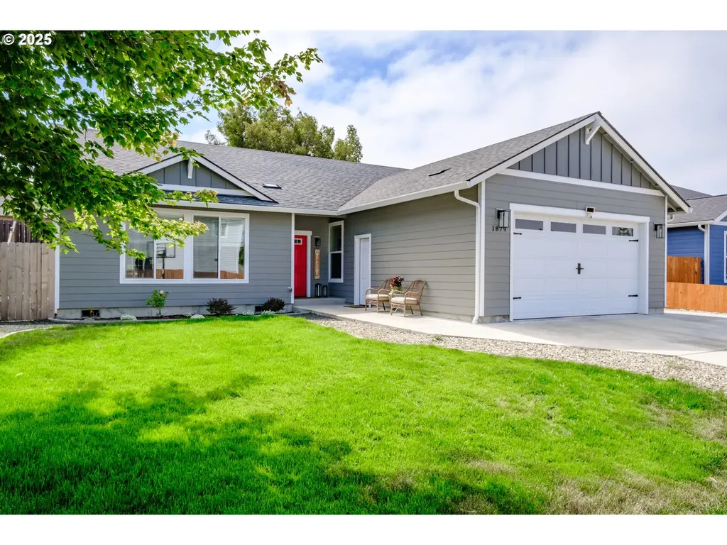 1879 Steelhead Street North Bend OR 97459