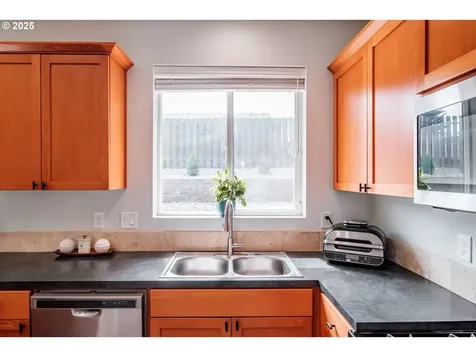 1879 Steelhead Street North Bend OR 97459
