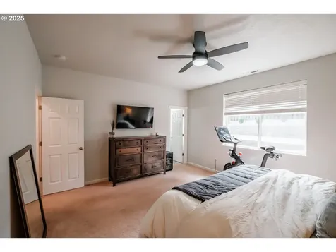 1879 Steelhead Street North Bend OR 97459