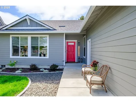 1879 Steelhead Street North Bend OR 97459