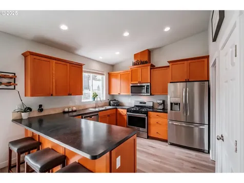 1879 Steelhead Street North Bend OR 97459