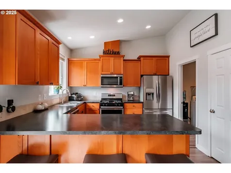 1879 Steelhead Street North Bend OR 97459