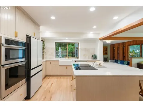 4305 SW 58th Avenue Portland OR 97221