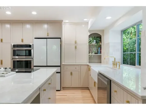 4305 SW 58th Avenue Portland OR 97221