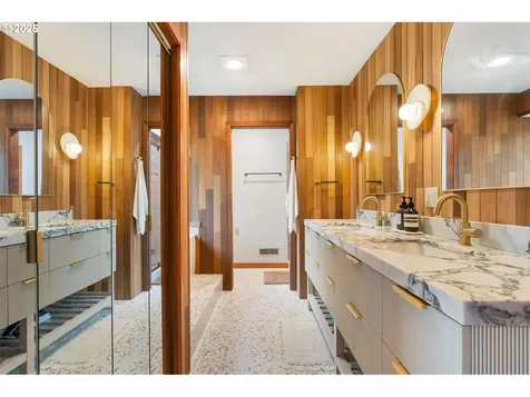 4305 SW 58th Avenue Portland OR 97221
