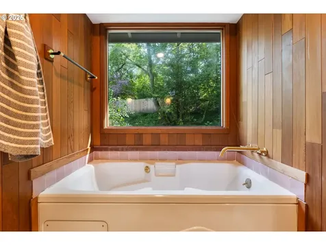 4305 SW 58th Avenue Portland OR 97221