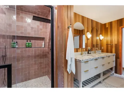 4305 SW 58th Avenue Portland OR 97221