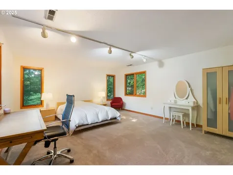 4305 SW 58th Avenue Portland OR 97221
