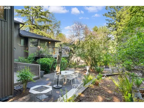 4305 SW 58th Avenue Portland OR 97221