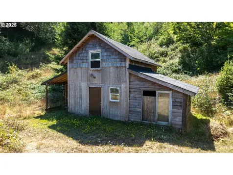 94360 Willanch Lane North Bend OR 97459