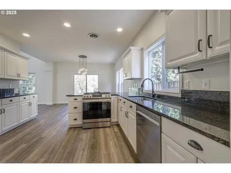 1728 NE Glen Ellen Drive Hillsboro OR 97124