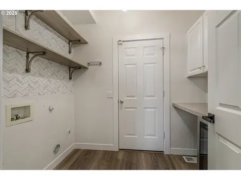 1728 NE Glen Ellen Drive Hillsboro OR 97124