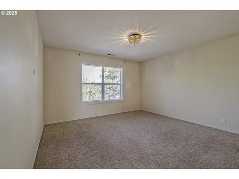 1728 NE Glen Ellen Drive Hillsboro OR 97124