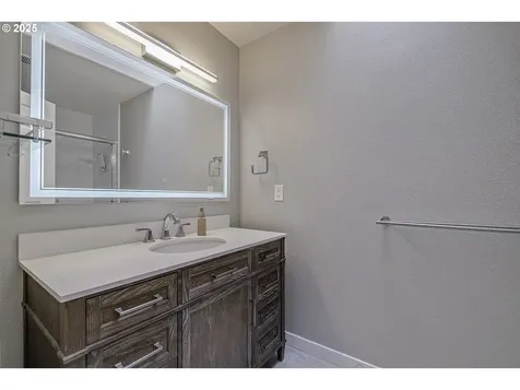 1728 NE Glen Ellen Drive Hillsboro OR 97124