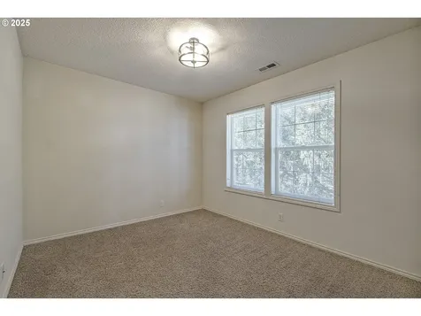 1728 NE Glen Ellen Drive Hillsboro OR 97124