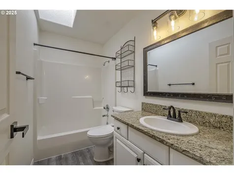 1728 NE Glen Ellen Drive Hillsboro OR 97124