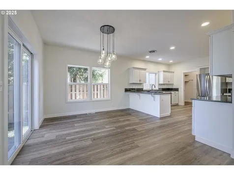 1728 NE Glen Ellen Drive Hillsboro OR 97124