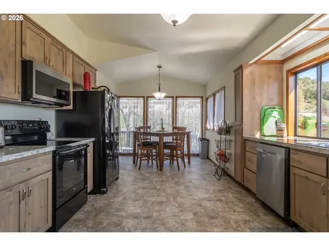 107 Woodoak Drive Roseburg OR 97471