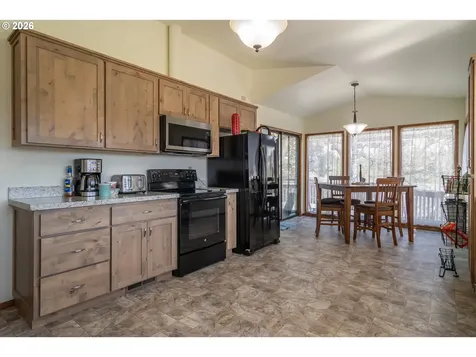 107 Woodoak Drive Roseburg OR 97471