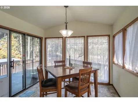 107 Woodoak Drive Roseburg OR 97471
