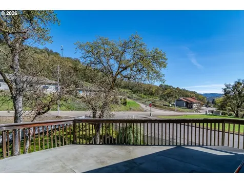 107 Woodoak Drive Roseburg OR 97471