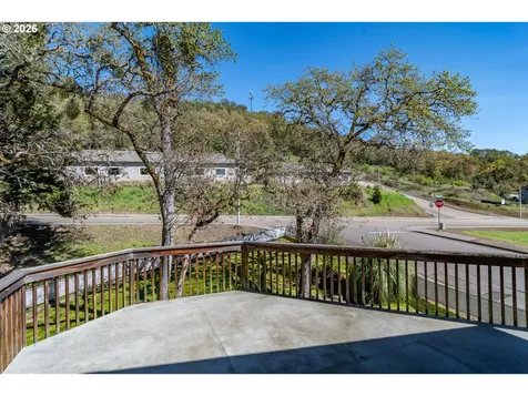 107 Woodoak Drive Roseburg OR 97471