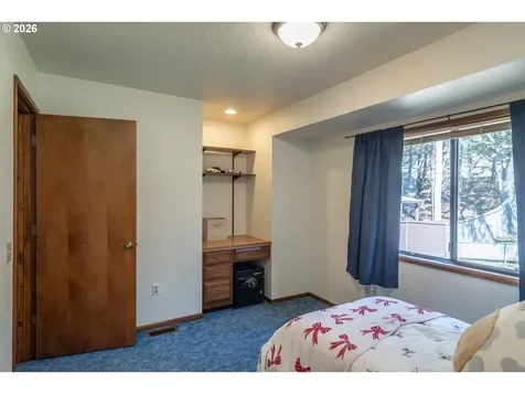 107 Woodoak Drive Roseburg OR 97471