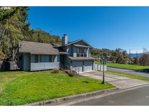 107 Woodoak Drive Roseburg OR 97471