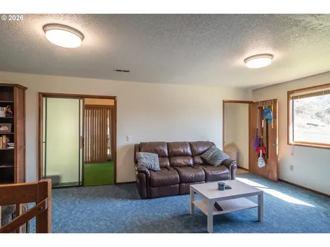 107 Woodoak Drive Roseburg OR 97471