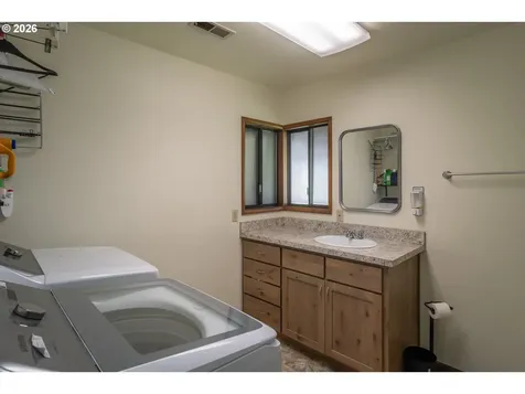 107 Woodoak Drive Roseburg OR 97471