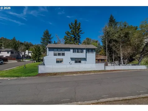 107 Woodoak Drive Roseburg OR 97471