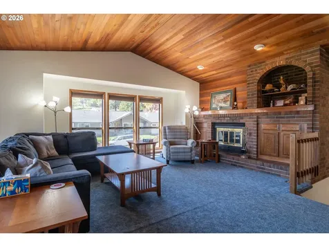 107 Woodoak Drive Roseburg OR 97471