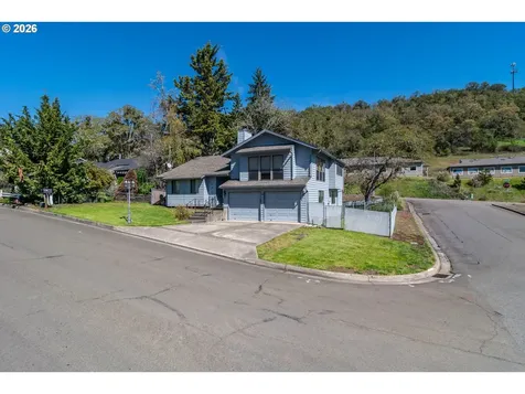 107 Woodoak Drive Roseburg OR 97471