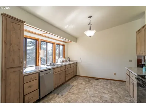 107 Woodoak Drive Roseburg OR 97471