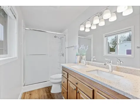2311 NW 103rd Street Vancouver WA 98685