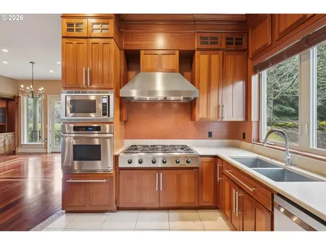 9309 NW Finzer Court Portland OR 97229