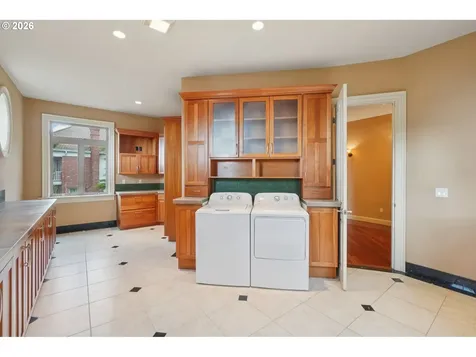 9309 NW Finzer Court Portland OR 97229