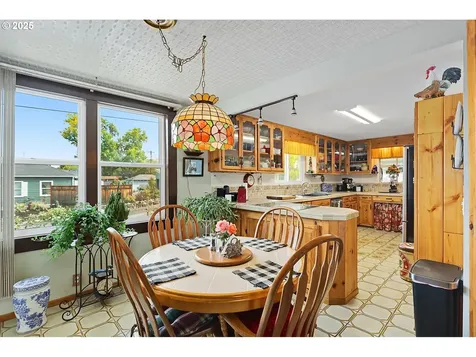 1022 E 10th Street The Dalles OR 97058