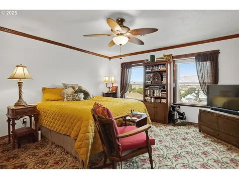 1022 E 10th Street The Dalles OR 97058
