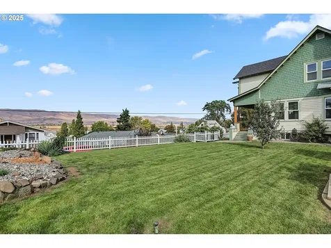 1022 E 10th Street The Dalles OR 97058