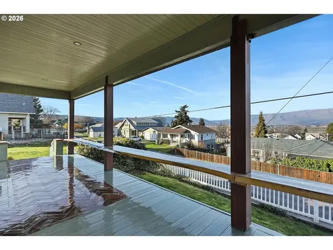 1022 E 10th Street The Dalles OR 97058