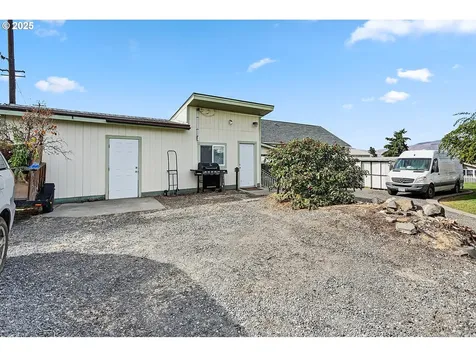 1022 E 10th Street The Dalles OR 97058