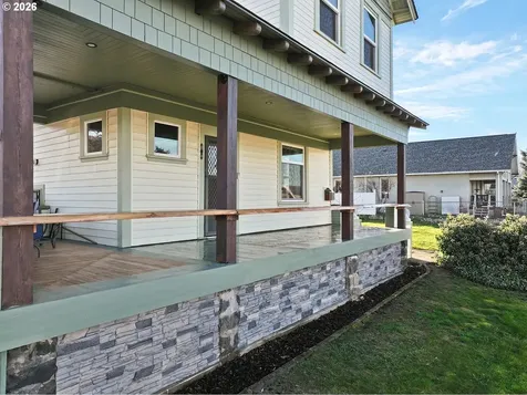1022 E 10th Street The Dalles OR 97058