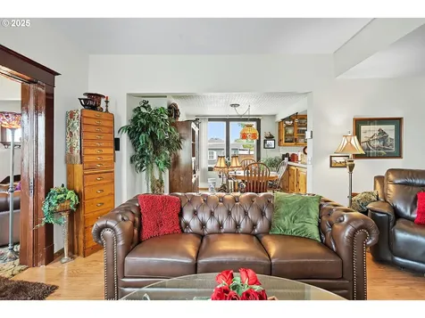 1022 E 10th Street The Dalles OR 97058