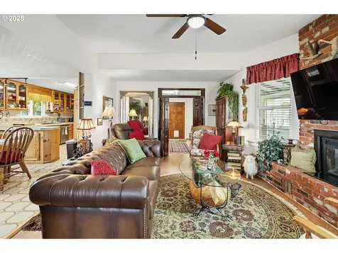 1022 E 10th Street The Dalles OR 97058