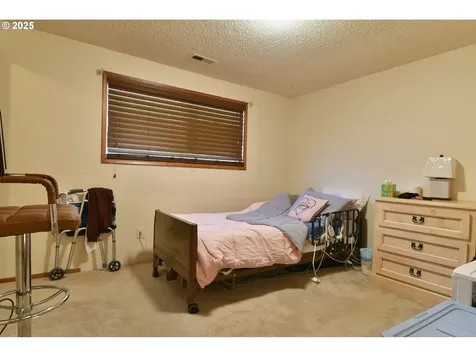 5902 NE 11th Avenue Portland OR 97211